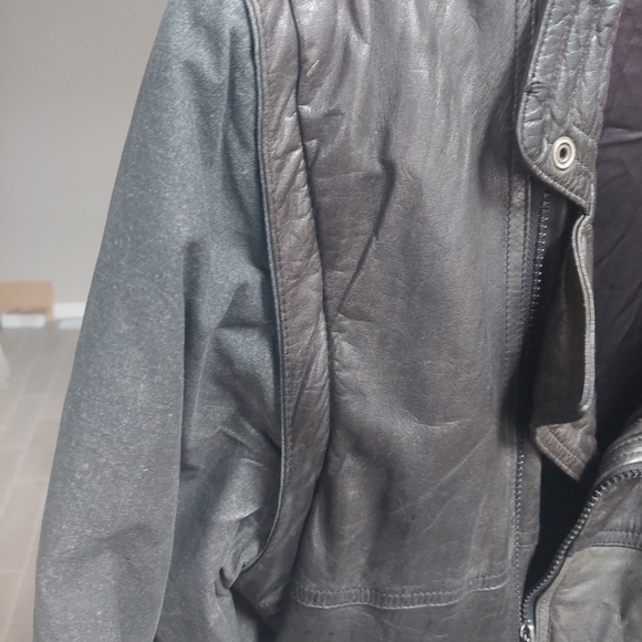 Leather Jacket - Picture 4 of 5
